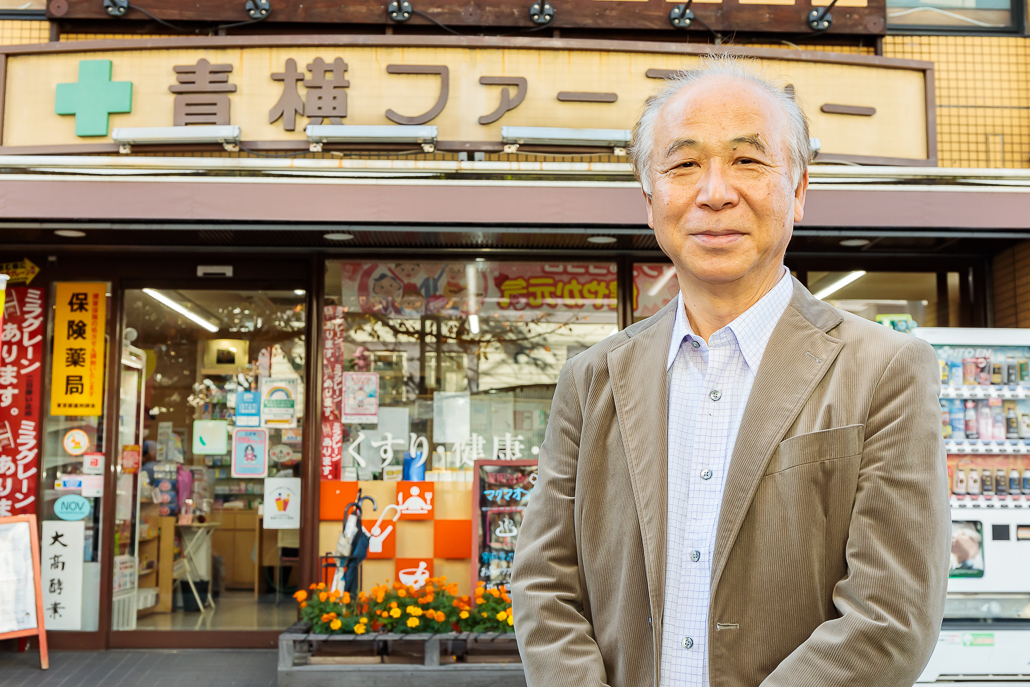 イメージ：フットワークの軽い映像確認が大きなアシストに。ギガらくカメラが地域薬局の防犯・従業員教育を支える