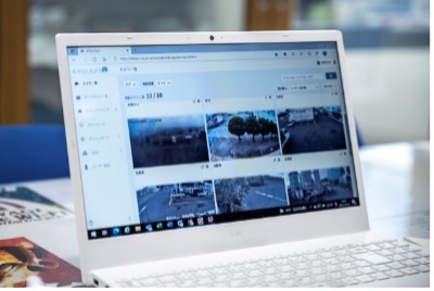 イメージ：カメラの映像は社内の大型ディスプレイで常に表示し、社員の理解も進む-2