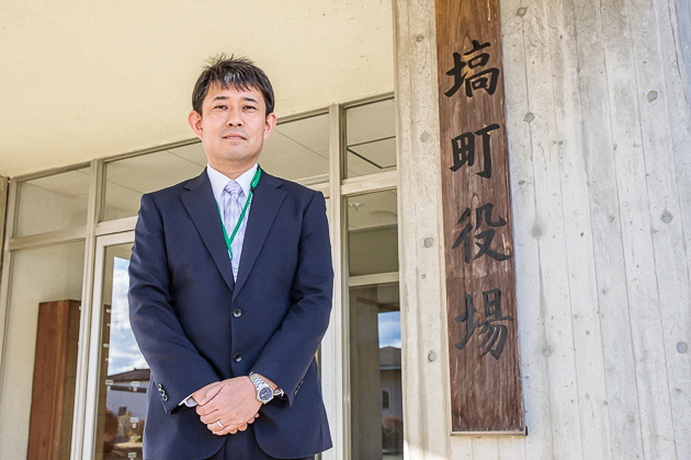 イメージ：町域をネットワークして安心と産業を支える。ダリアのまちでマルチに活躍するギガらくカメラ02