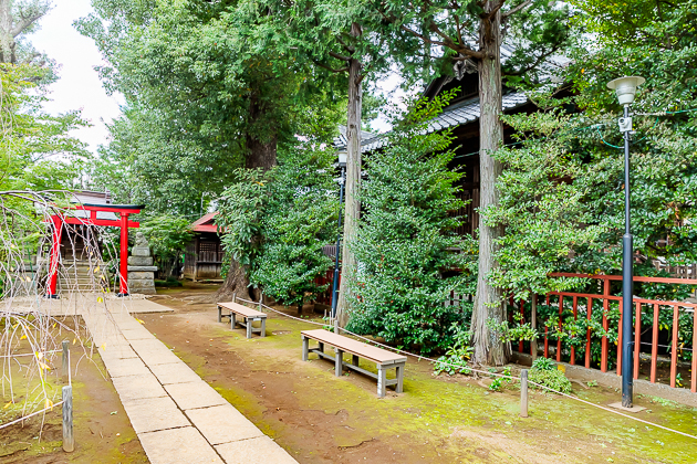 イメージ:境内から通学路まで視野に入れて監視し、地域の安全に貢献していく-01