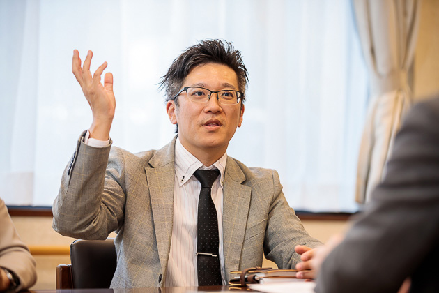 イメージ：入居者、介護スタッフの急増に伴い、施設内を映すカメラのニーズが生まれた02