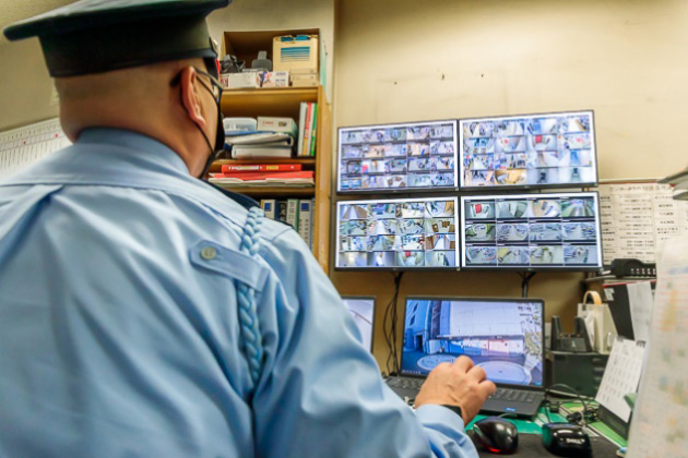 イメージ：密なカメラネットワークを構築し、犯罪・トラブルの抑止効果を実感03