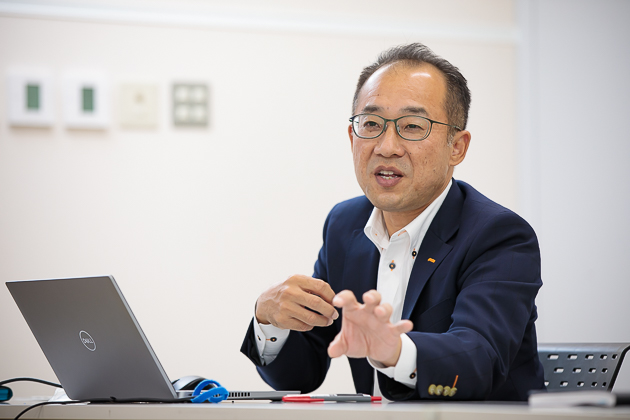 イメージ:作業を行う協力会社に貸与し、管理側は隙間時間にチェック03