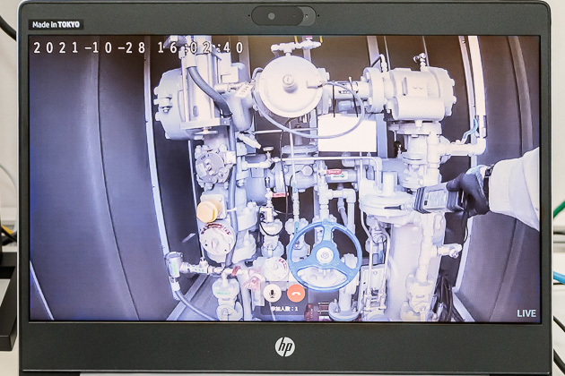 イメージ：映像と音声で現場を確認しつつ、遠隔から適切に指示が出せる-3