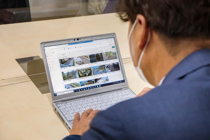 イメージ：グラっと揺れたら、映像によって従業員、設備の安全を確認