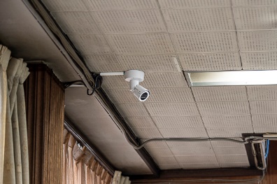 イメージ:「監視するだけ」の既存カメラから、機動的なギガらくカメラへ02