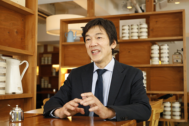 イメージ：カメラが叶えた、オペレーション改善、接客の向上、防犯-02