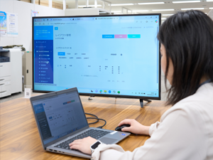 イメージ：シンプルな操作性で現場へスムーズに浸透 エンゲージメント向上で若手定着へ02