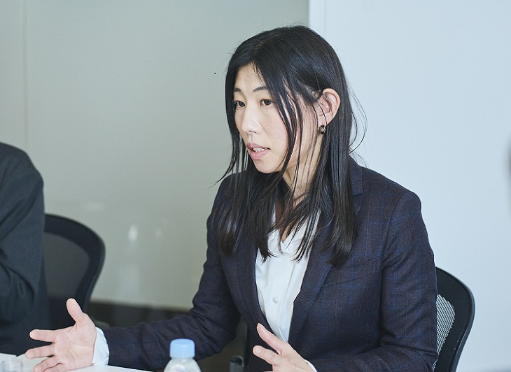 イメージ：アナログだった数千人を超える医療従事者管理のオペレーションに課題を感じていた