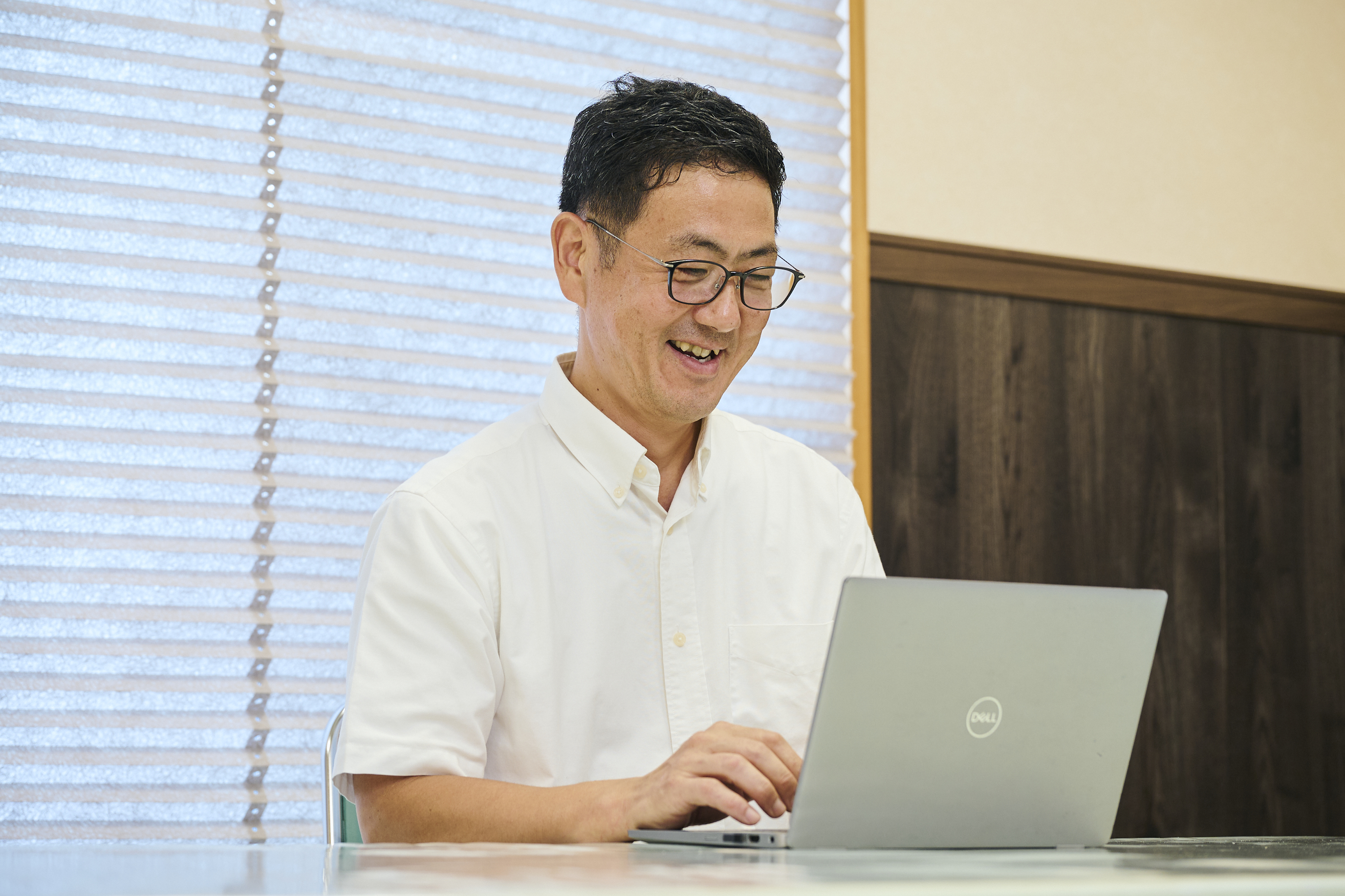 イメージ：対面でのヒアリングを実施し、業務の実態に最適な顧客リストを作成。1件5分ほどで入力が完了