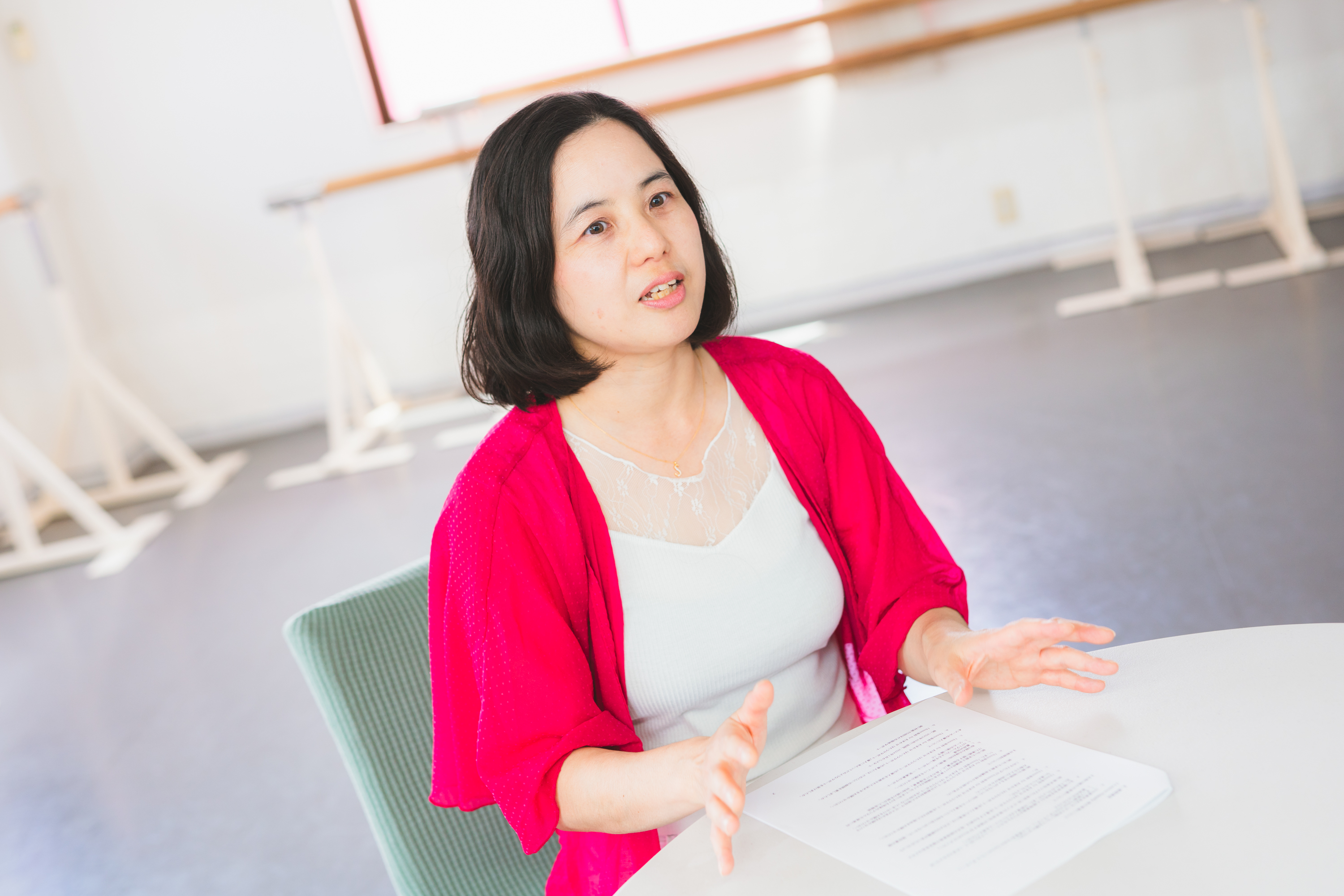 イメージ:年間250枚の領収書を、確定申告の時期にまとめて処理。領収書の紛失に課題を感じていた