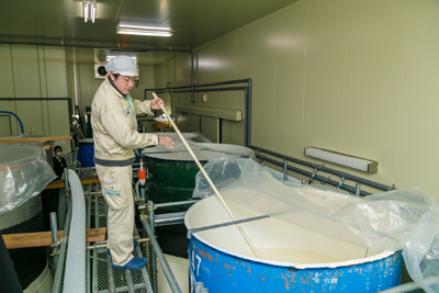 イメージ：女性にも喜んでもらえるプロモーションとIoT機器の導入で、 長く愛されるブランドへ！