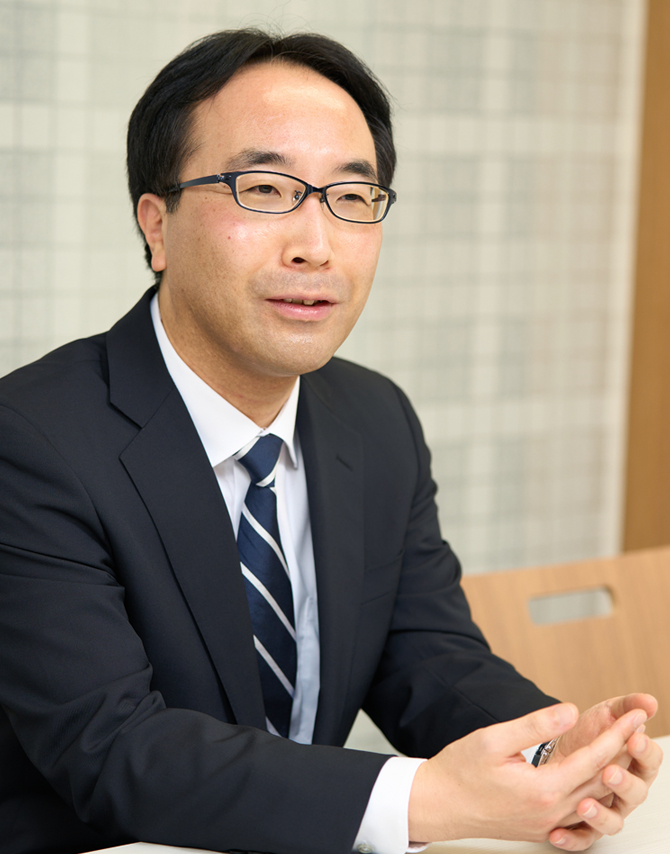 イメージ：駒澤大学　管財部　管財課　管理係 係長　芝原 豊文氏