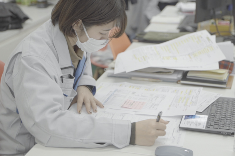 イメージ：月1回の定例会議でDXの課題をディスカッション現場では「IT監督」がICTツール導入をフルサポート-02