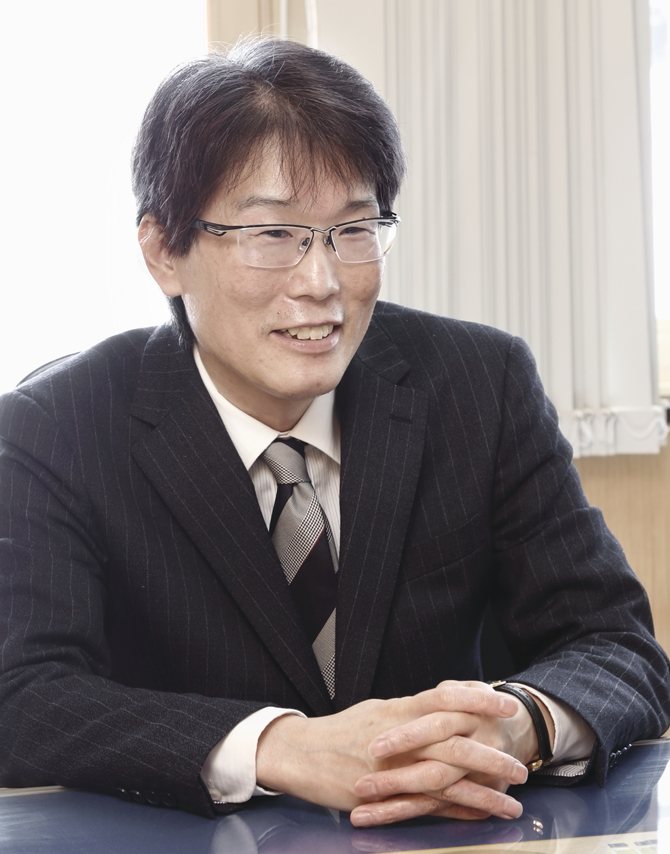 イメージ：雄武町役場 総務課長 林 史祥氏