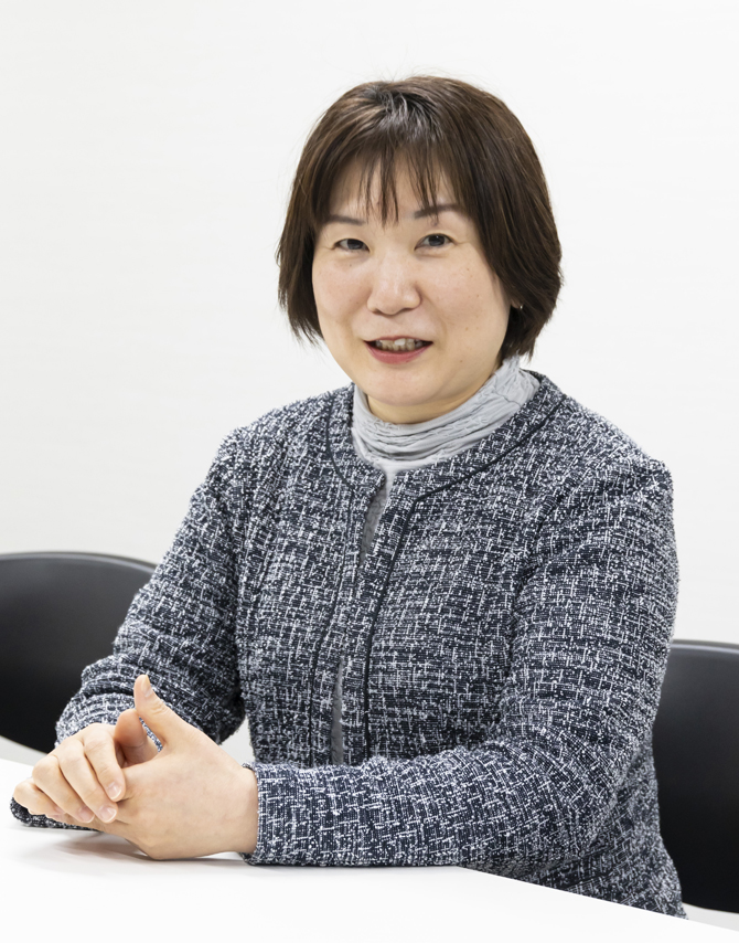 イメージ：新大学の開学に向けて、必要なシステムやその構成、運用方法をゼロから検討他大学へのシステム導入事例は貴重な情報源