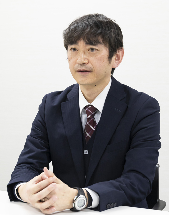 イメージ：新大学の開学に向けて、必要なシステムやその構成、運用方法をゼロから検討他大学へのシステム導入事例は貴重な情報源-02