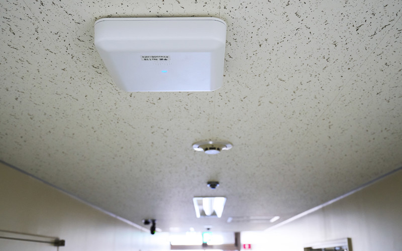 イメージ：スイッチのほかに無線アクセスポイントも新しい機器に置き換えた