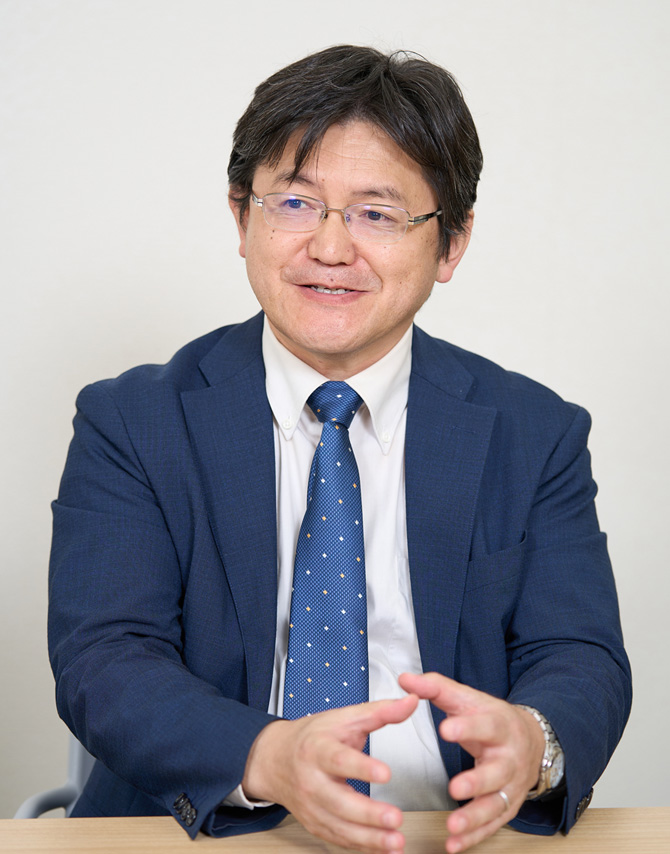 イメージ：東京外国語大学 大学院総合国際学研究院 准教授 総合情報コラボレーションセンター副センター長 博士（情報科学） 望月 源氏