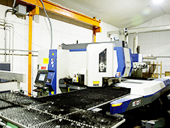 イメージ：機械の異常停止を発見できず、生産効率が低下。