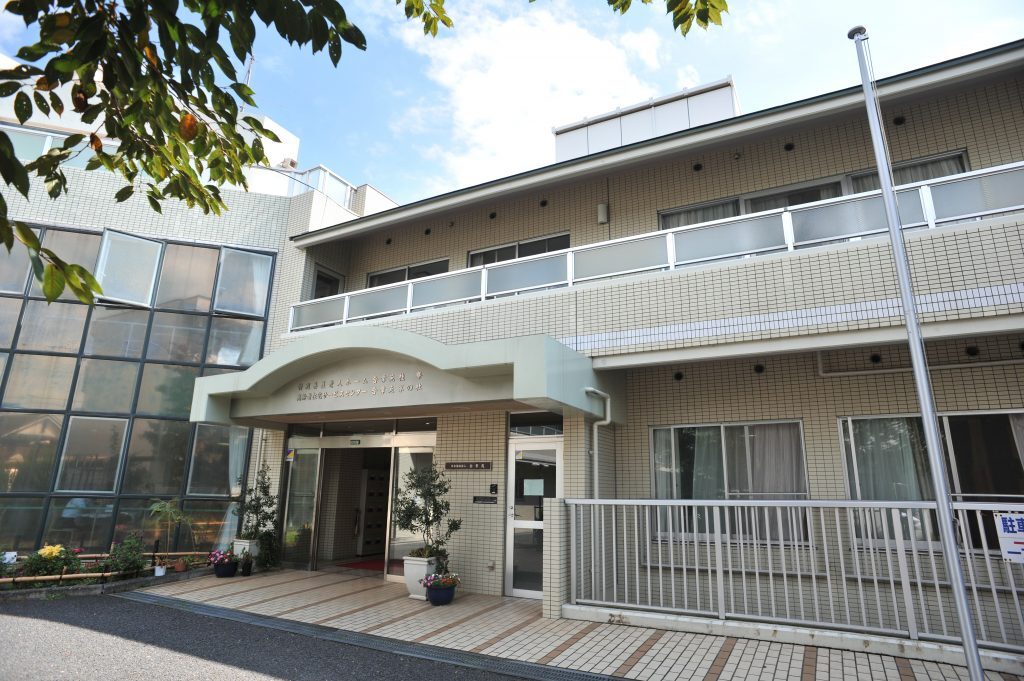 イメージ：NASからクラウドストレージに切り替えて管理・コスト負担を解消し、従来と変わらない操作感でデータ利用を実現