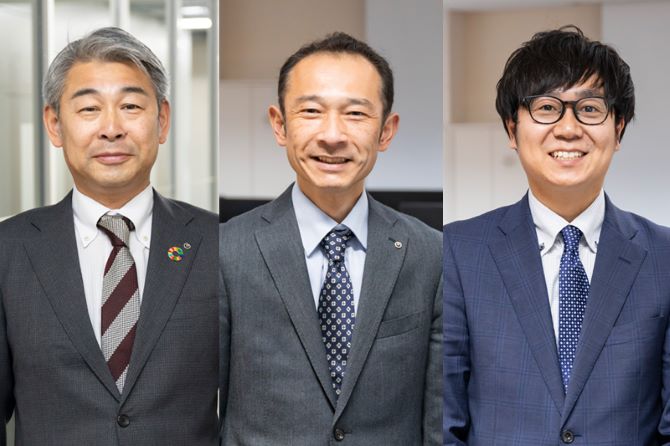 【本案件の担当者】（左から）NTT東日本　新潟支店第一BI部VCグループ　担当課長　本間 一裕、担当課長代理　長谷川 夏帆、社員　坂井 亮介