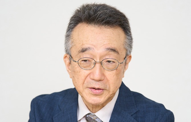 東京外国語大学 理事 青山 亨氏
