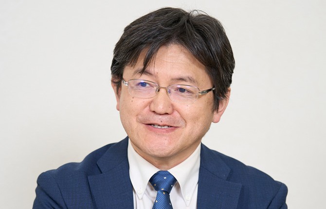 東京外国語大学 大学院総合国際学研究院 准教授 総合情報コラボレーションセンター副センター長 博士(情報科学) 望月 源氏