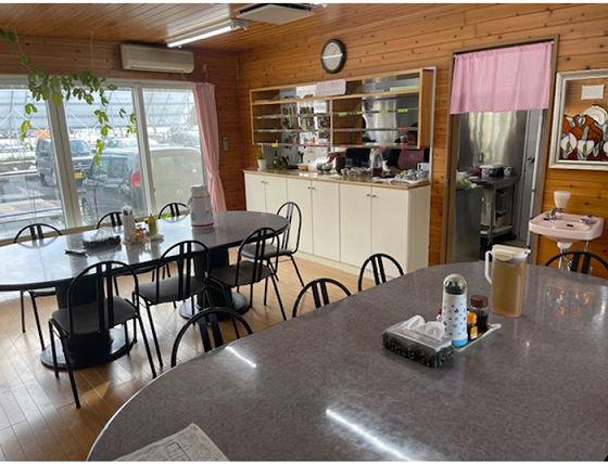 イメージ：食堂があり、まかない付きの下宿。今は少なくなりました。