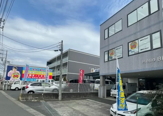 イメージ：ニッチな業界で「見える喜び」をテーマに。千葉県内に3店舗、年間2万5千台以上の施工実績