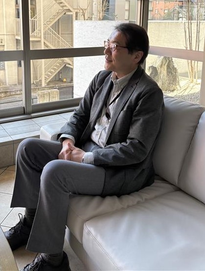 当時を語る西村さん