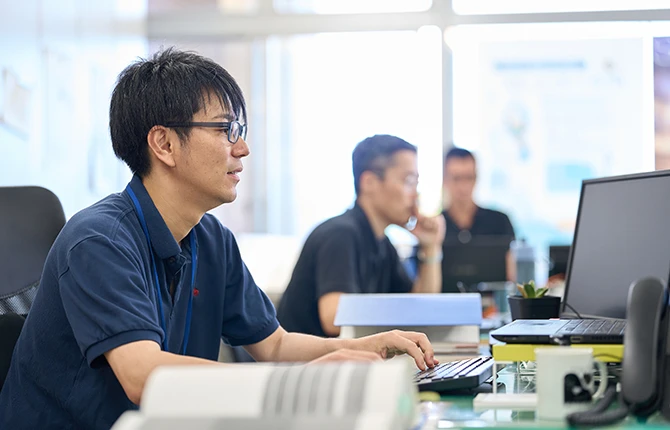 電話に代わり、チャットでのやりとりが増えている