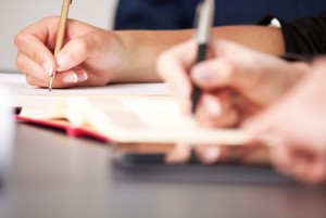 新聞記者に学ぶ、“使える”メモを書く技術-1