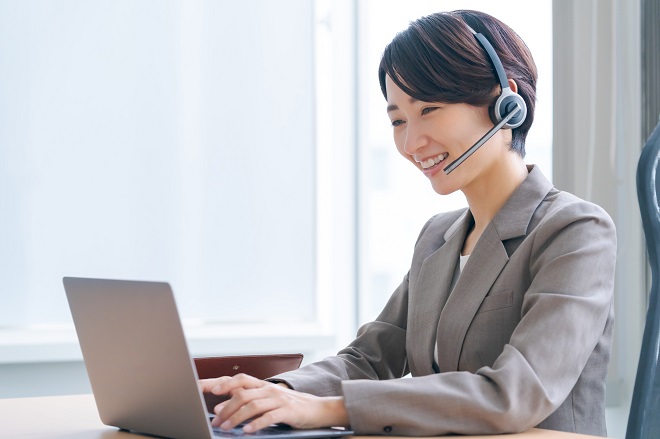 イメージ：スマホをオフィスの電話環境に組み込んで使用する場合は「ひかりクラウド電話」がおすすめ