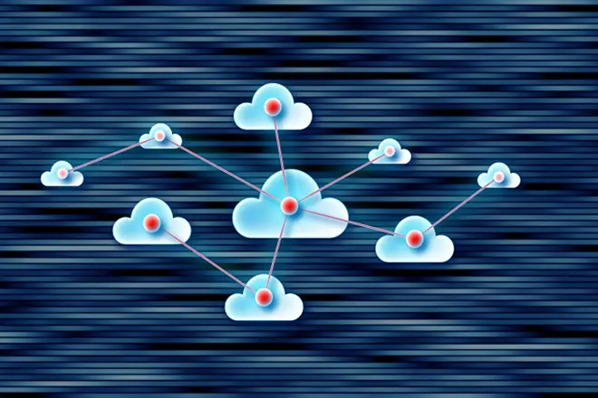 イメージ：多機能電話機の代わりにスマートフォンを活用したい場合はクラウド電話もおすすめ