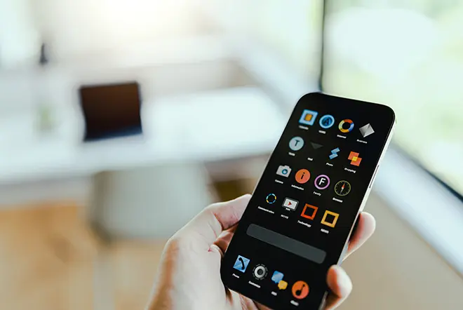 イメージ：スマホでIP電話を使う方法3選！固定電話を廃止する3つのメリットや注意点も紹介