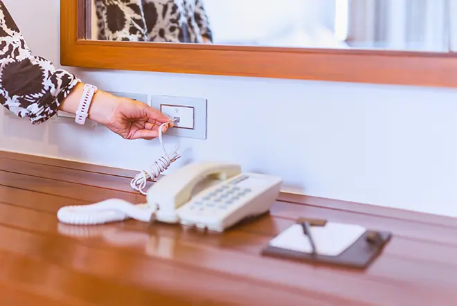 イメージ：メタル回線とは? 今後どうなる? 光回線と比較