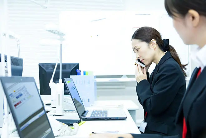 イメージ：迷惑電話をブロックする方法。スマホ・法人向けビジネスフォンでのやり方を紹介