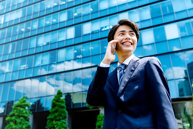 イメージ：個人携帯を業務利用する場合のメリットと注意点。おすすめのツールも紹介