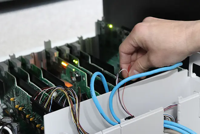 イメージ：電話回線の工事にかかる内訳と費用｜工事業者を選ぶ3つのポイントも紹介