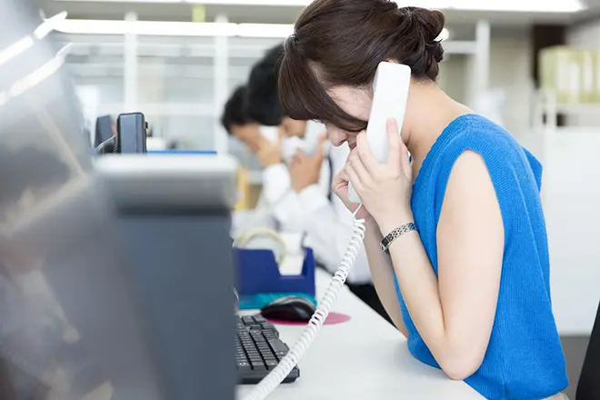 イメージ：オフィスへの電話をスマートフォンに転送する2つのケース