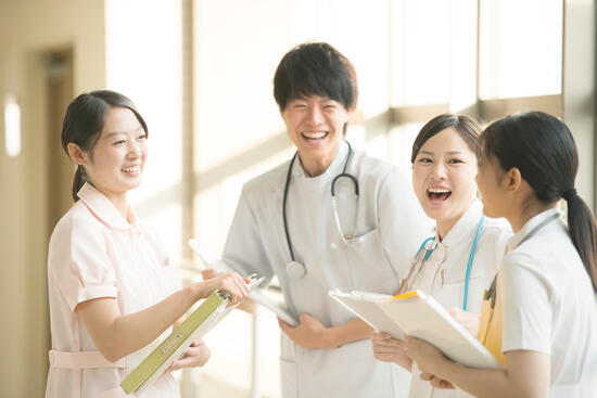 イメージ：看護師や院内スタッフ向けの研修や手技指導に利用できるコンテンツが充実