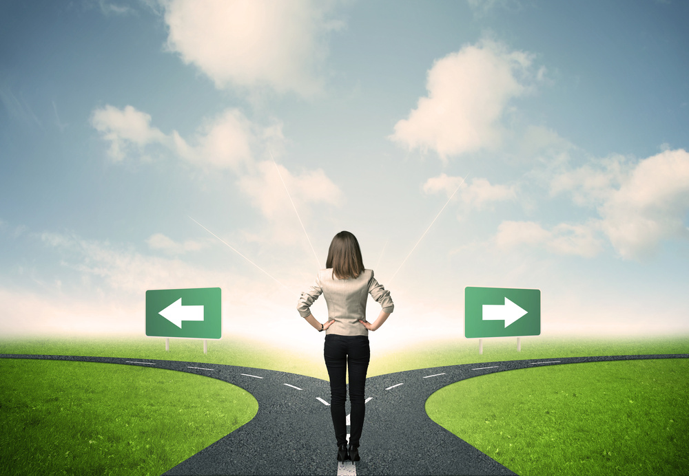 イメージ：クラウドストレージとファイルサーバーのどちらを選ぶかの判断基準