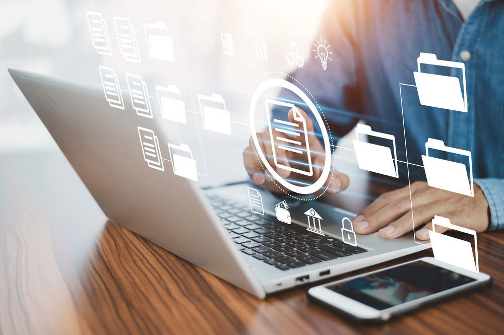 イメージ：オンラインストレージを活用するとバックアップをさらに安全かつ簡単に行える