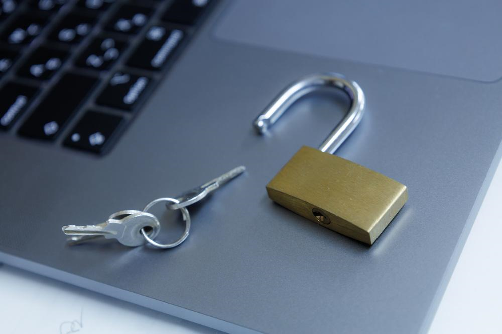 イメージ：テレワークの普及により見直される情報漏洩対策のあり方