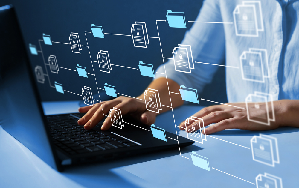 イメージ：個人情報が流出した場合に事業者が負う責任とリスク-1