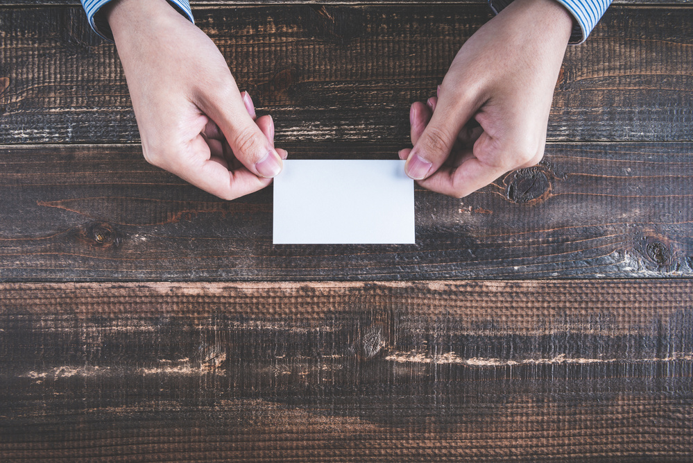 イメージ：名刺をきれいに整理する方法｜アナログ・デジタル別の管理のコツ伝授