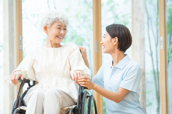 イメージ：訪問看護や介護の現場でも効果的なeラーニング