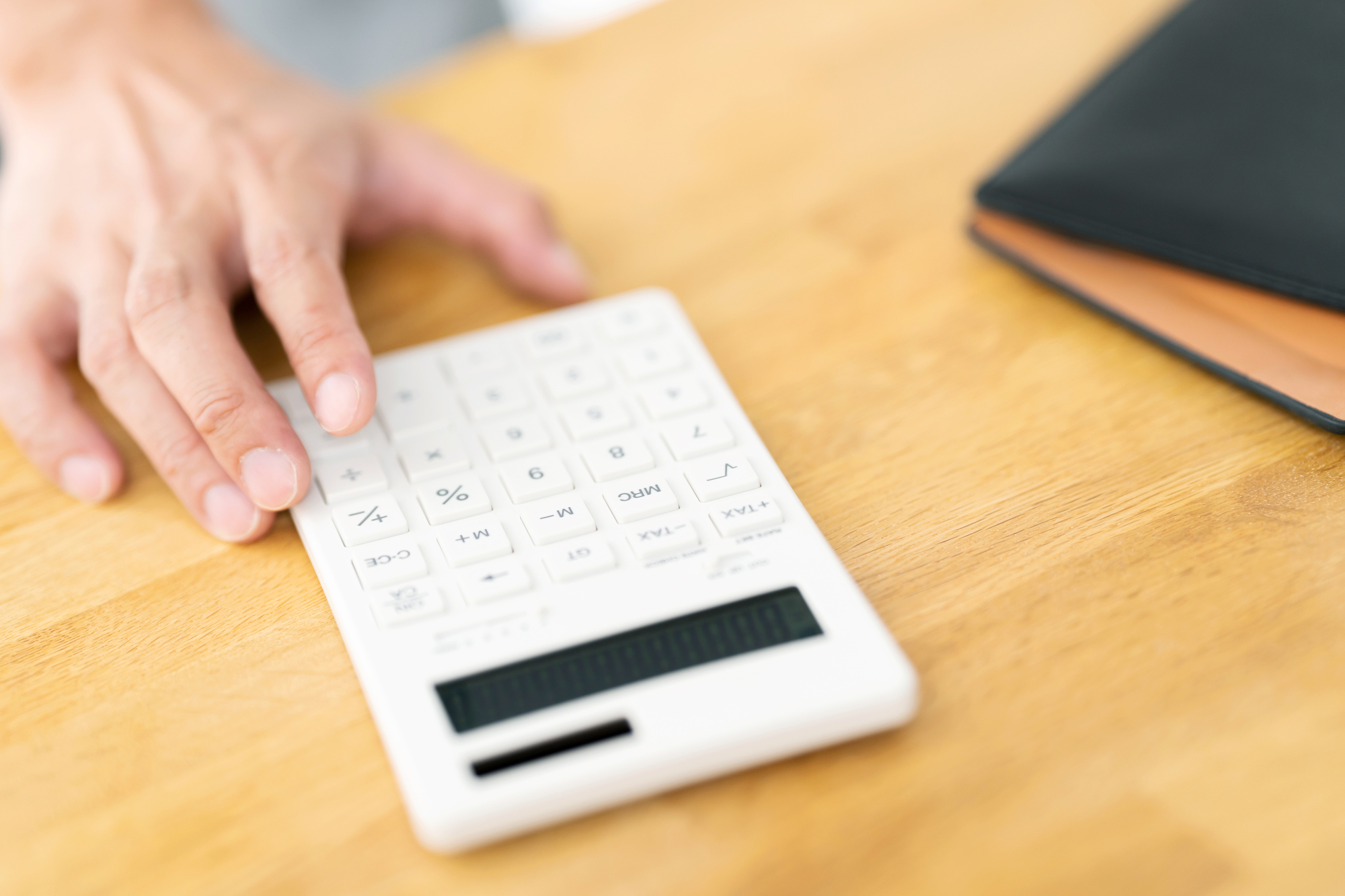 イメージ：ローカル5Gとほか無線システムの導入費用比較