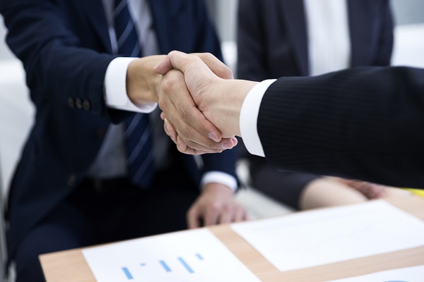 イメージ：休日出勤をさせる場合は36協定の締結が必要